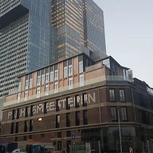 Mate Bruno, Hotell Rotterdam